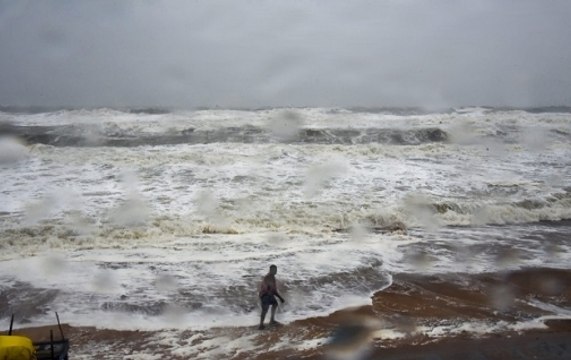 Cyclone Titli: Red alert in Odisha, eight died in Andhra Pradesh as storm intensifies