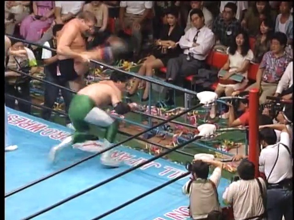 AJPW - 08-22-1992 - Stan Hansen (c.) vs. Mitsuharu Misawa (Triple Crown Title)
