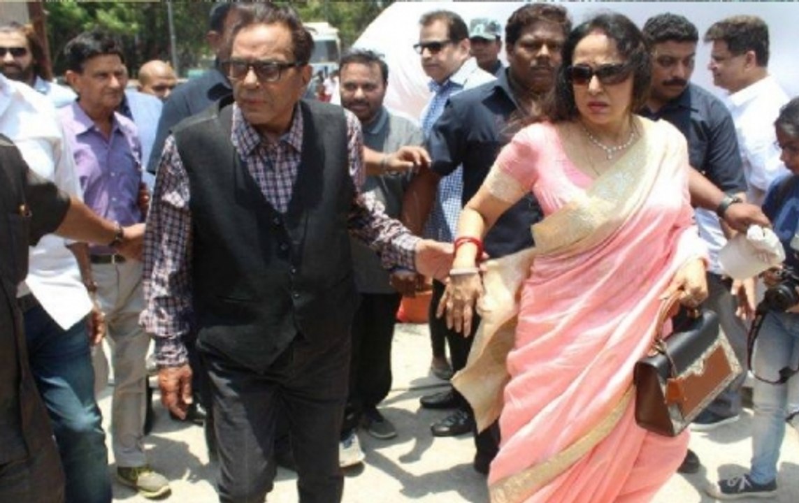 Actor Dharmendra campaigns for wife Hema Malini in Mathura