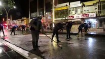 Cizre'de cadde ve sokaklar Kürtçe şarkılar eşliğinde temizleniyor