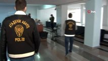 Ataşehir'de polis ekiplerinden kaçak maske üretimi yapan şahıslara baskın