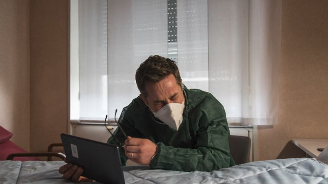 Photojournalists on the Front Lines of Documenting Coronavirus