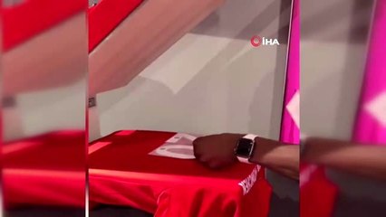 Bayern Münih, Alphonso Davies'in sözleşmesini uzattı