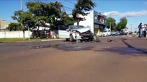 Carros sofrem vários danos em forte colisão na Av. Barão do Rio Branco