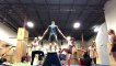 Ces gymnastes réalisent une roue infinie !