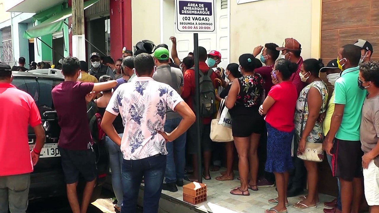 CAOS NAS FILAS