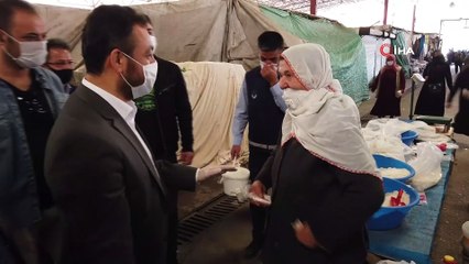 Başkan Gürbüz, 'Yoğurtlarını ben alacağım' sözü verip yaşlı kadını evine gönderdi