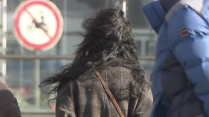 [날씨] 찬 바람 '쌩쌩', 수도권 강풍특보...내일 꽃샘추위 / YTN