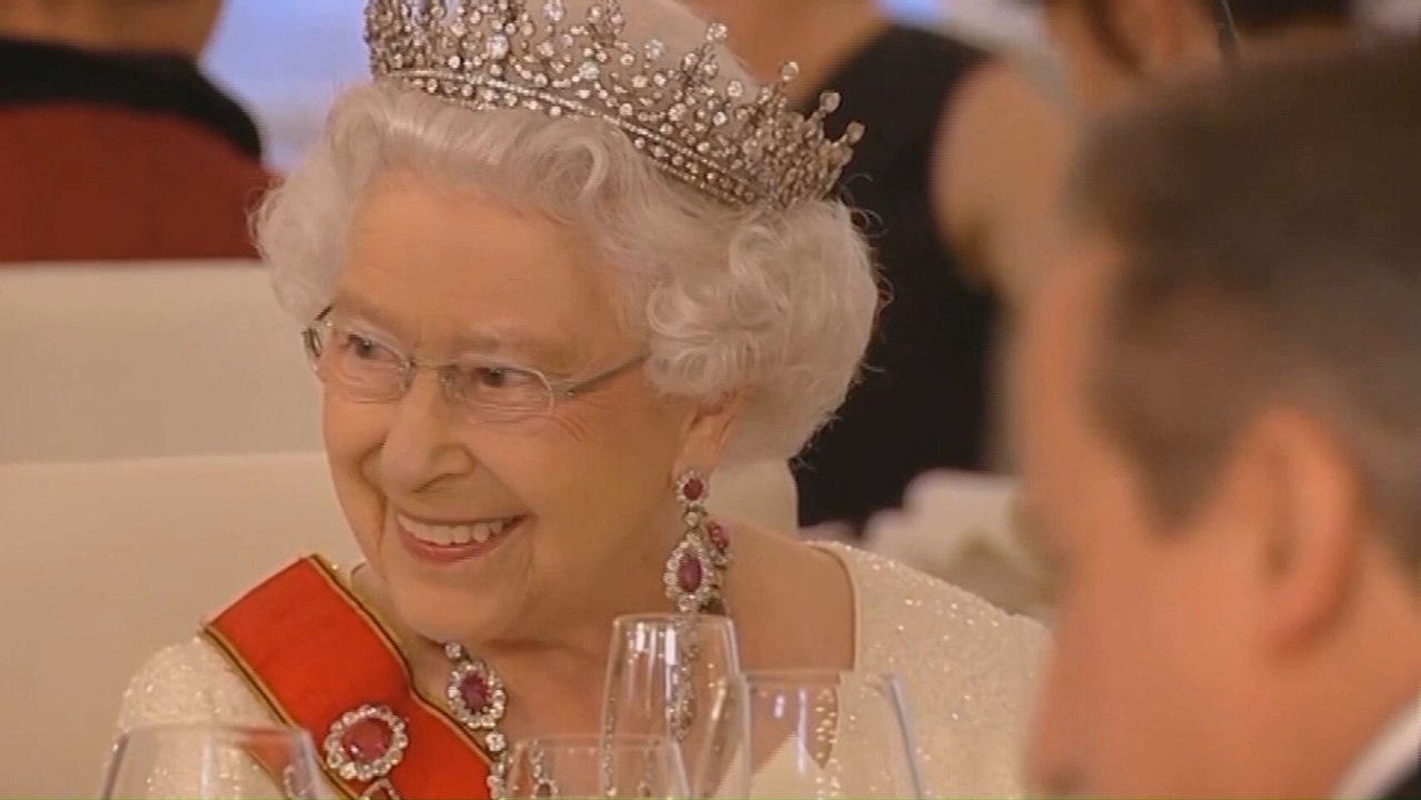 Isabel II cumple 94 años, aislada en Windsor y sin celebraciones