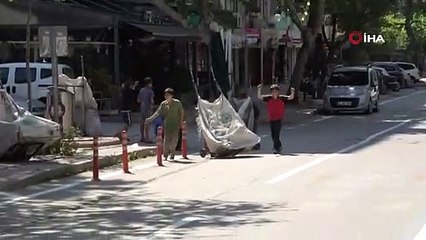 Sokağa çıkmaları kısıtlandı ama ekmek parası için çalışıyorlar