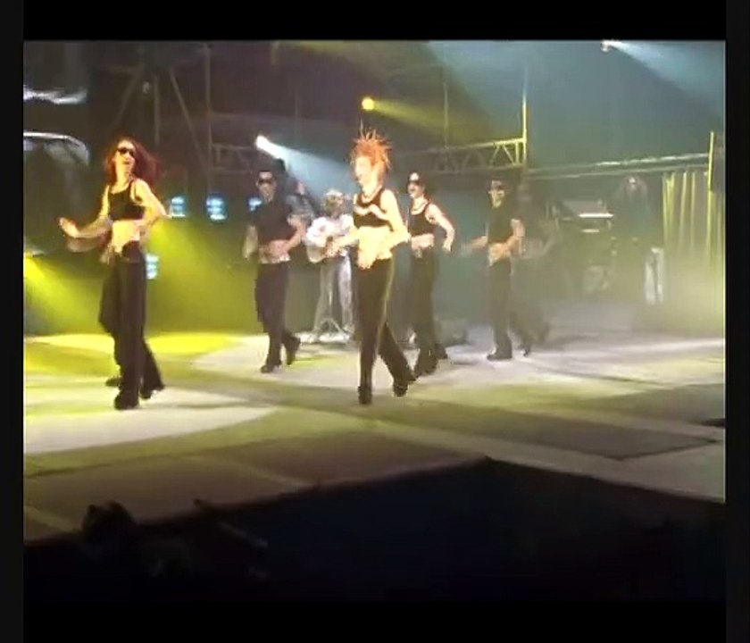 Mylène Farmer (Live) — “Désenchantéeˮ | (Mylène Farmer : Live à Bercy) — (1997)