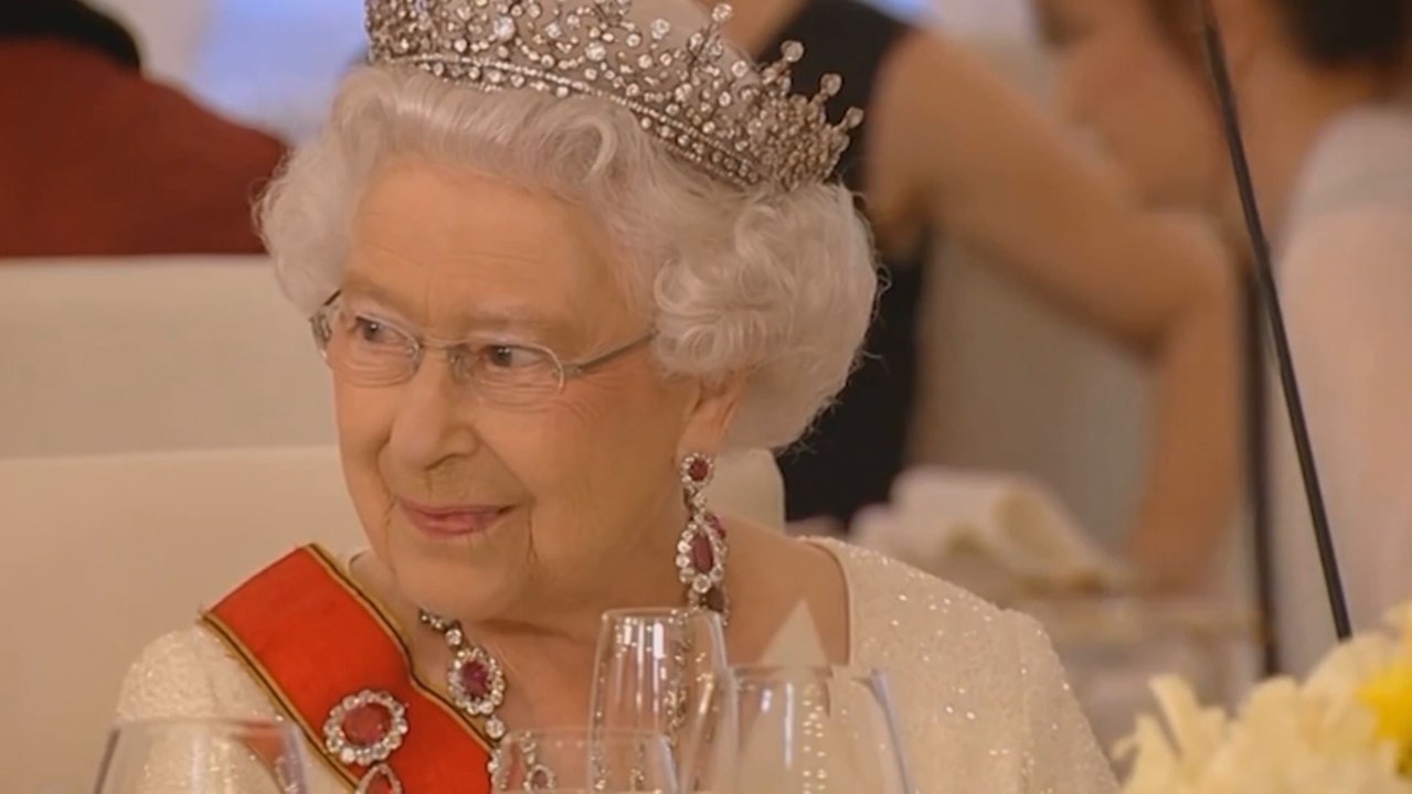 Isabel II cumple 94 años, aislada en Windsor y sin celebraciones