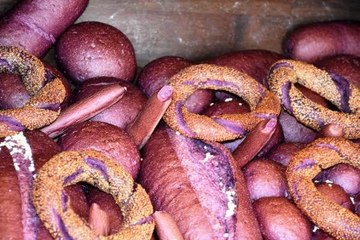 Koronavirüsten sonra vücutta onarım başlatan mor ekmeğin satışları arttı