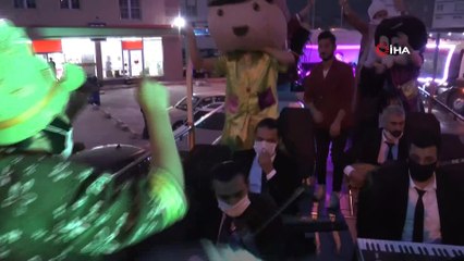 Belediyeden vatandaşlara hem temizlik hem konser