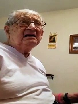 Ce vieil homme a été surpris d'apprendre qu'il a 98 ans