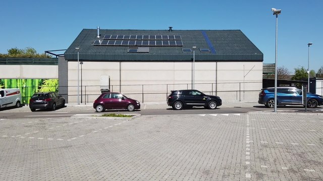 Des files impressionnantes pour la réouverture des drives chez McDonald's