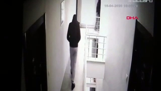 Sevgilisinin başına silah dayayıp gasp etmeye çalıştı!