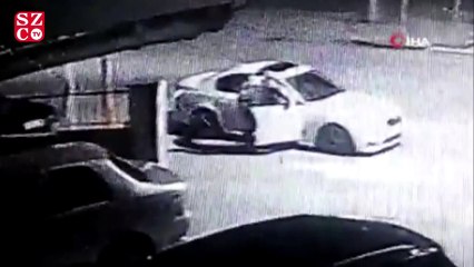 Otomobildeki kız arkadaşını böyle dövdü