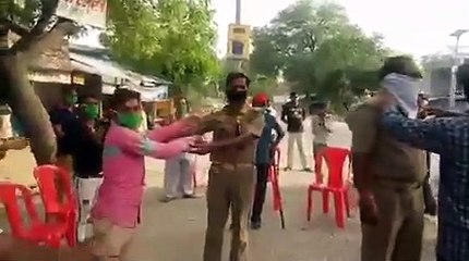 फतेहपुर: जनपद वासी इन दिनों कोरोना फाइटर्स लोगों का कर रहे सम्मान