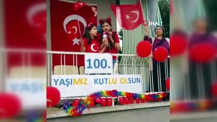 Evde kalan öğrencilere 23 Nisan çekimleri için itfaiye destek verdi