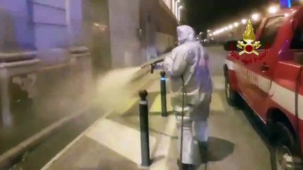 Caserta - Vigili del Fuoco sanificano area urbana (21.04.20)