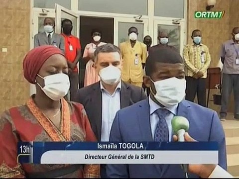 ORTM / La Ministre de l’Economie Numérique Kamissa Camara a visité les installations de la SMTD pour s’enquerir de l’etat d’avancement des travaux de la télévision numérique terrestre au Mali