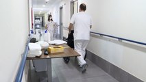 Madrid admite que las residencias carecen de medios contra la pandemia
