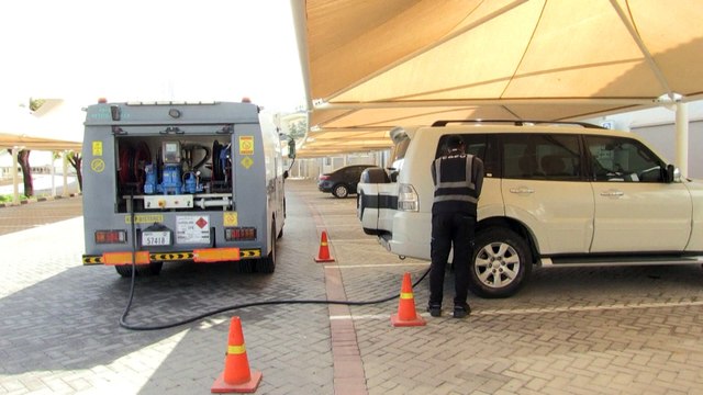 شاهد: خدمات التوصيل في دبي تسهّل الحجر المنزلي في زمن كورونا