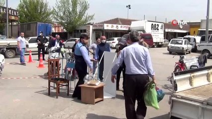 Bursalılar pazarlara akın etti