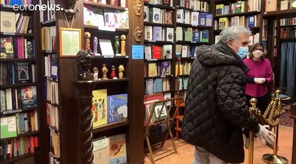 Coronavirus et confinement : les librairies rouvrent à Rome