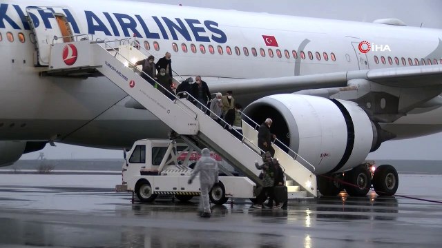 Almanya’dan getirilen 233 Türk vatandaşı yurtlara yerleştirildi
