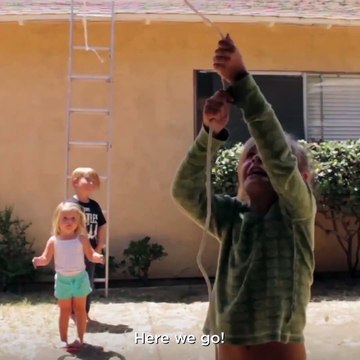 Laisser ses enfants seuls pendant le confinement : mauvaise idée