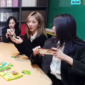 200417 VLIVE | JIU & Yoohyeon Cute Moment