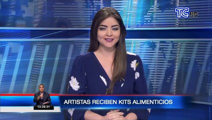 Se entregan kits alimenticios a familias en Quito