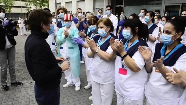 Almeida aplaude a los sanitarios del Hospital Jiménez Díaz