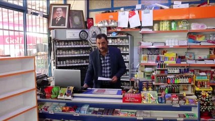 Bir hayırsever, bakkalın veresiye defterindeki borçları ödedi