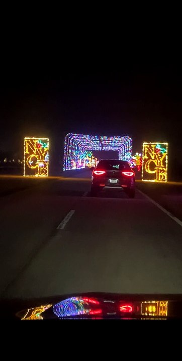 BEAUTIFUL CHRISTMAS LIGHTS JONES BEACH 2020.
