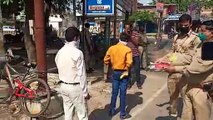 कानपुर पुलिस ने की अनोखी पहल, पहले बाहर निकलने वालों की आरती उतारी फिर समझाया