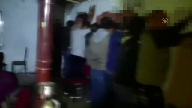 Terör örgütüne üye olma ve uyuşturucu suçundan aranan zanlı kumar oynarken yakalandı