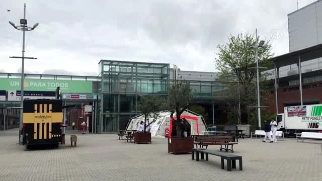 İspanya'nın fuar alanında kurduğu en büyük sahra hastanesi birinci ayını doldurdu