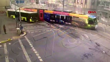 SULTANGAZİ'DEKİ TRAMVAY KAZASI KAMERADA