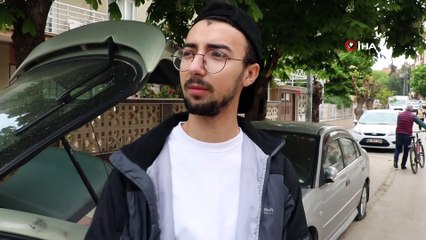 Park halindeki 12 aracın lastiğini kestiler