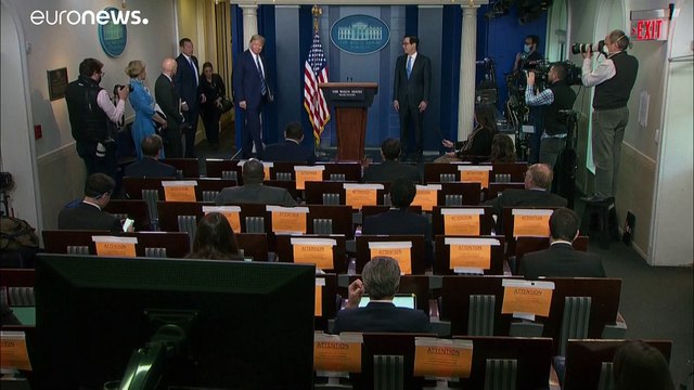 Trump congela dos meses la concesión de las 'green card' a extranjeros