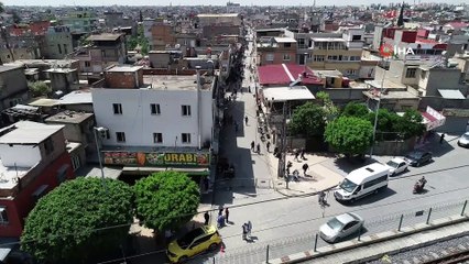 Tải video: Sokağa çıkma kısıtlaması öncesi vatandaşlar virüsü hiçe sayıp alışveriş noktalarına akın etti