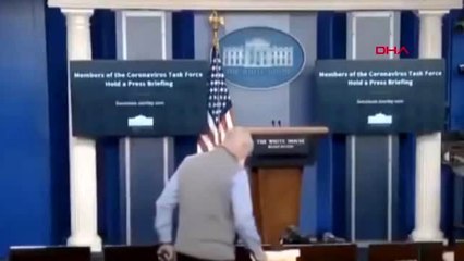 ABD'li gazetecilerin Herkes aşı oldu diyaloğu olay oldu