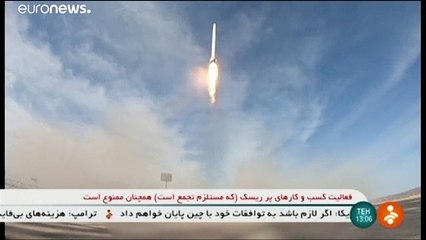 شاهد: إيران تطلق أول قمر اصطناعي عسكري