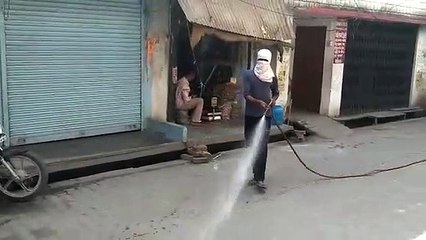 मोहल्लो को किया जा रहा सैनिटाइज