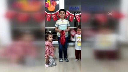 Öğrenciler evlerini süsleyip 23 Nisan coşkusunu videolarla anlattı