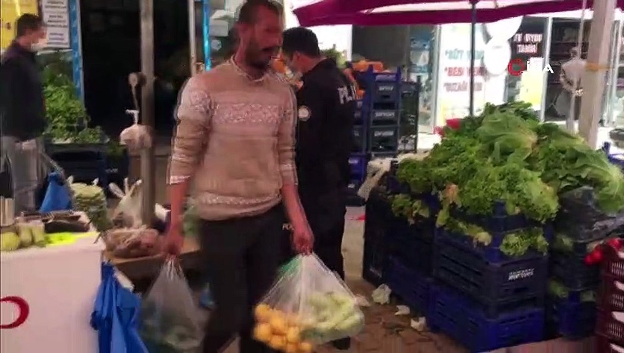 Polis ekipleri yaşlı vatandaşların ihtiyaçlarını karşılıyor