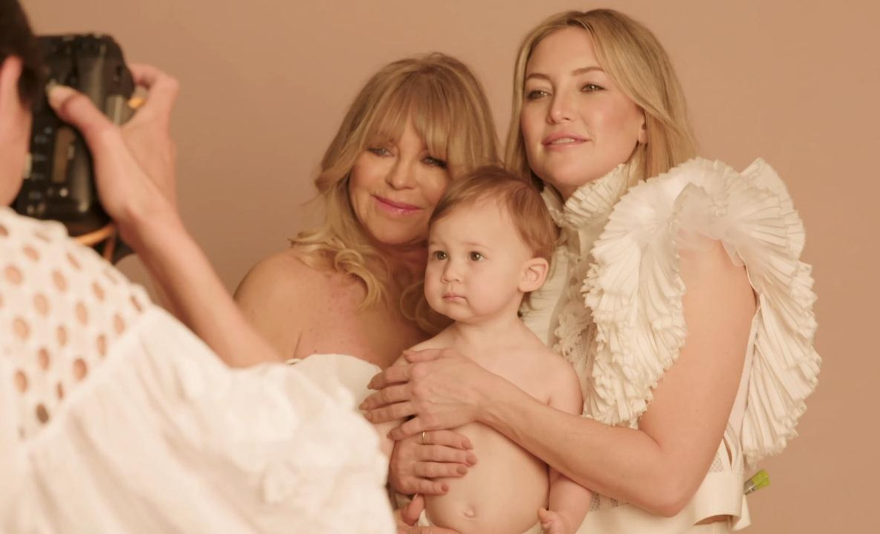 Goldie Hawn, Kate Hudson and Baby Rani Rose are PEOPLE's Beautiful Issue  Cover Stars! - video Dailymotion